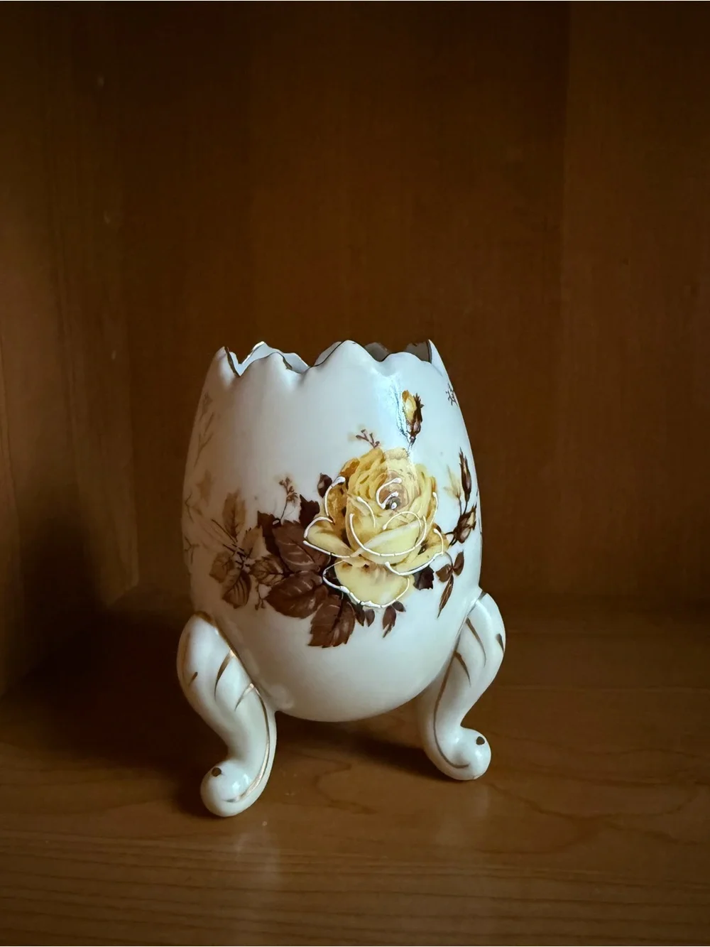 Vintage Napcoware Porcelain Vase with Gold Rose Motif, cracked egg shape